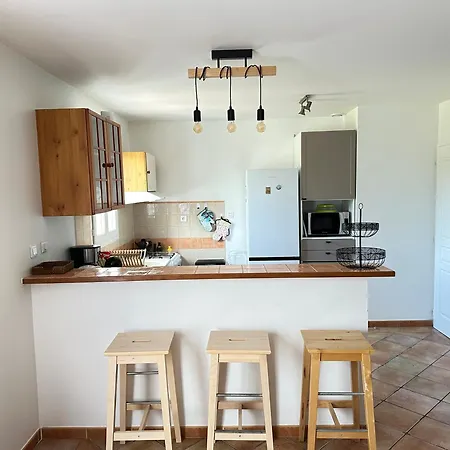Maison Oleron 3 Chambres, Jardin Et Cheminee, Plage A Pied La Brée-les-Bains
